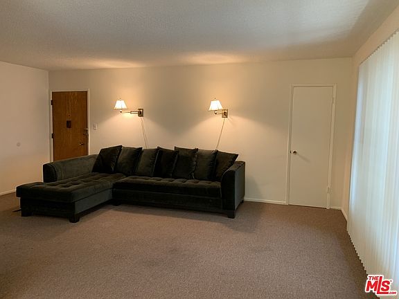 2nd image of 1331 N Gardner St #8