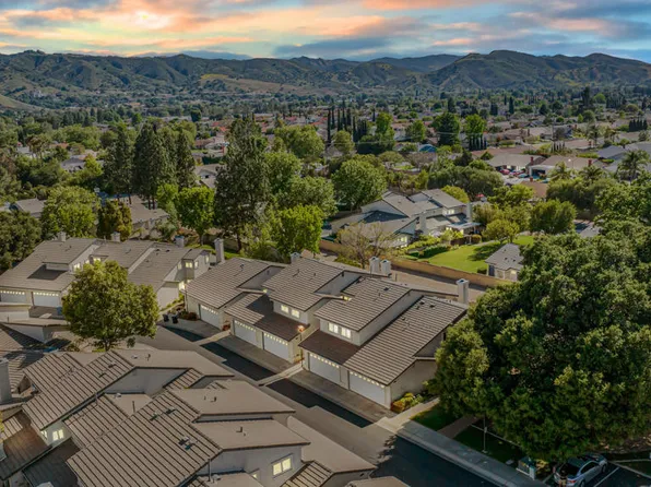 2451 Manet Ln, Simi Valley, CA 93063