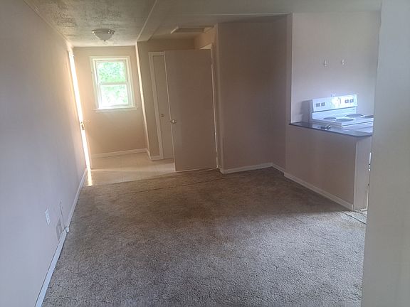 4th image of 108 E 1st Ave #110