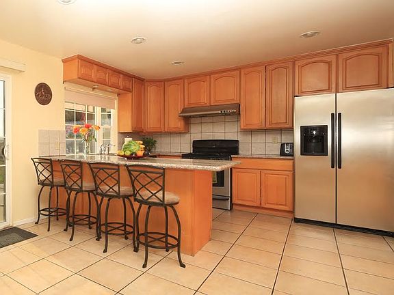 4th image of 317 S Palo Cedro Dr