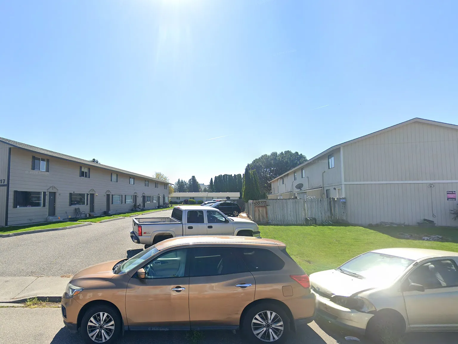6817 W Kennewick Ave — Photo 1