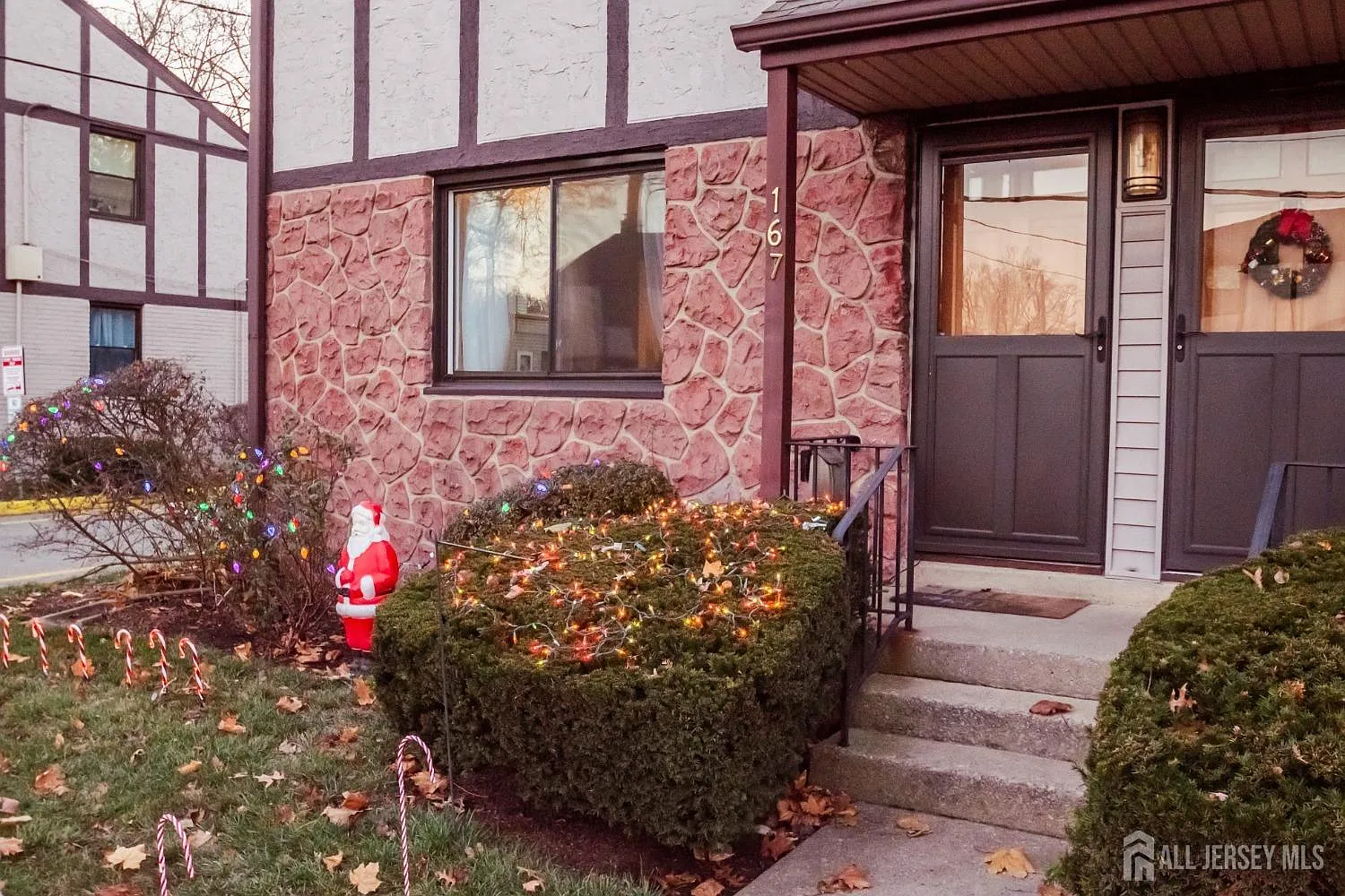 167 Newman St photo 1