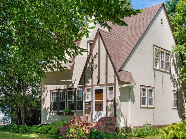 109 Chestnut St, Grand Forks, ND 58201