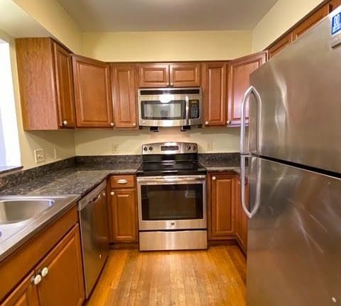 3rd image of 1500 Center St APT 5