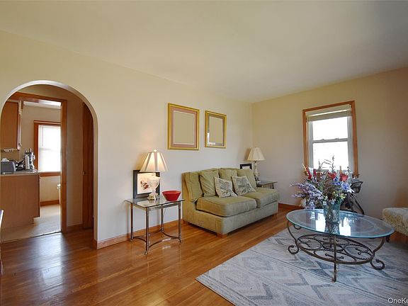 3rd image of 6 Sullivan Road