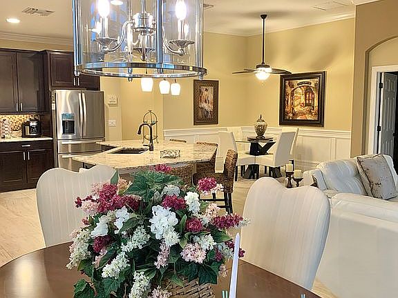5th image of 165 Bella Vista Ter Unit D