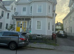 110 Pleasant St #2, Lowell, MA 01852