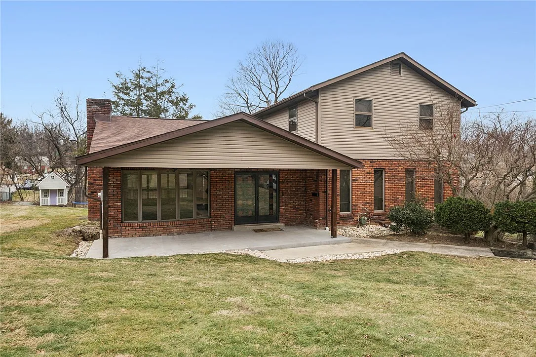 255 Poplar St photo 1