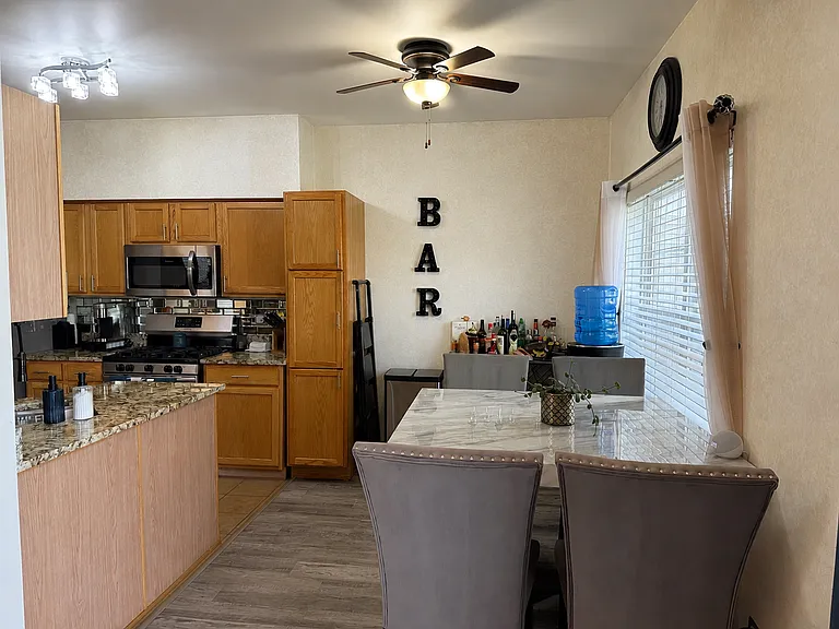 2444 Oak Tree Ln — Photo 9
