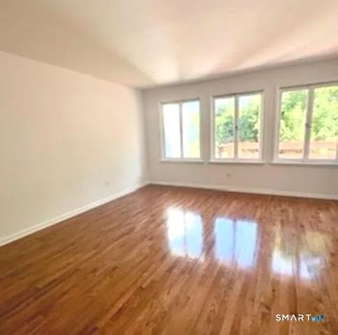 9 Pine Orchard Rd #2