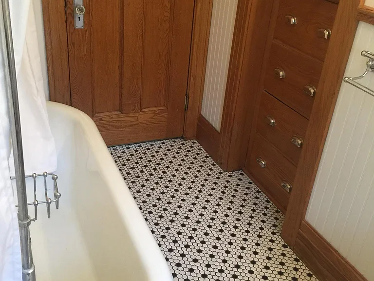 Bathroom - black & white hex tile