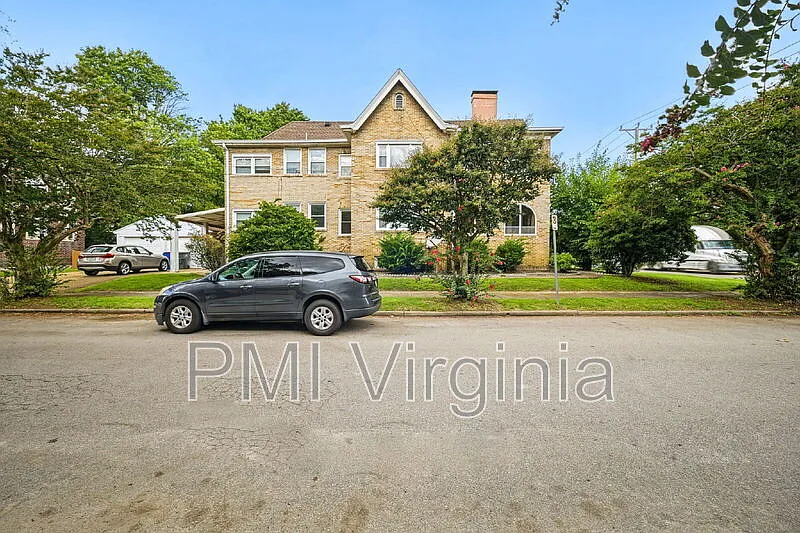 3 bed, 2.0 bath, 1400 sqft, $1,995 — Photo 2