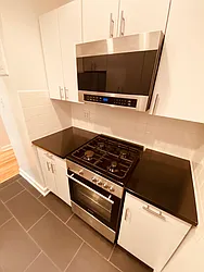 Rented by Metropolis Real Estate of Manhattan