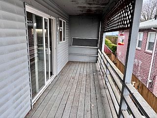 Deck in back