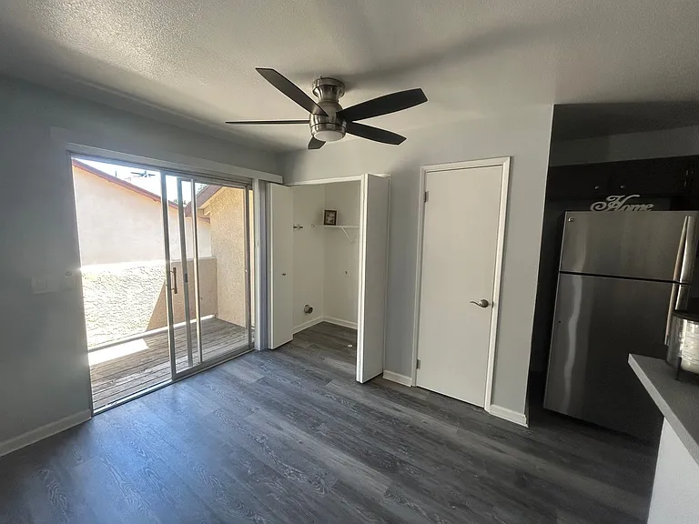 Creekside Apartments — Photo 4