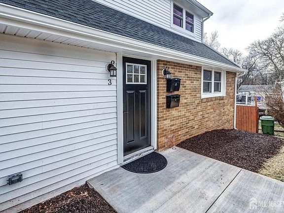 4th image of 3 Meadow Rd