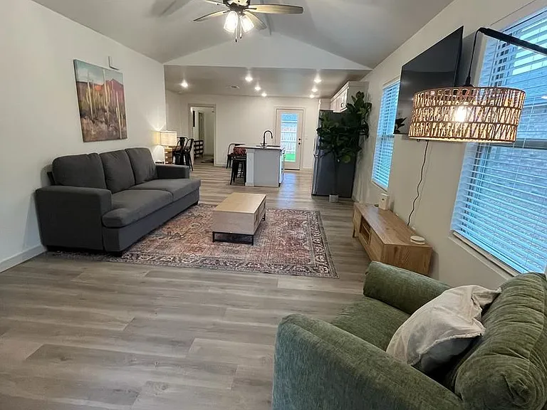 7701 Date Ave — Photo 1