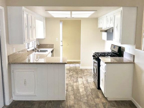 3rd image of 1125 E Feemster Ave