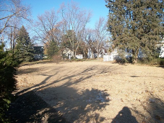 2nd image of 355 W Harrison Rd
