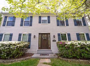 2235 Abbotsford Dr, Vienna, VA 22181