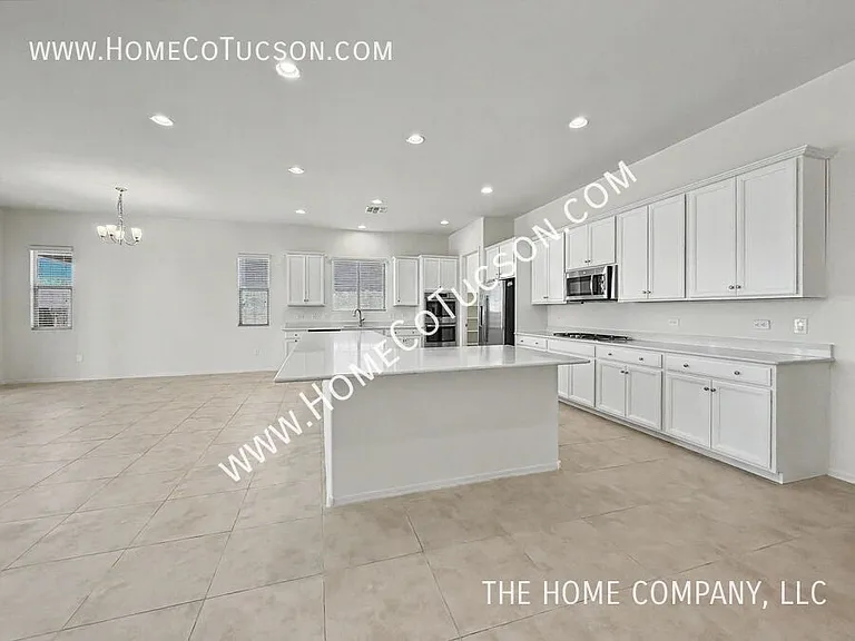 38628 S Running Roses Ln — Photo 5