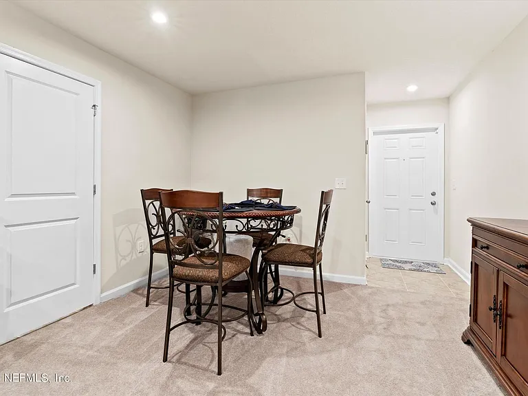 5893 Creekside Crossing Dr — Photo 2