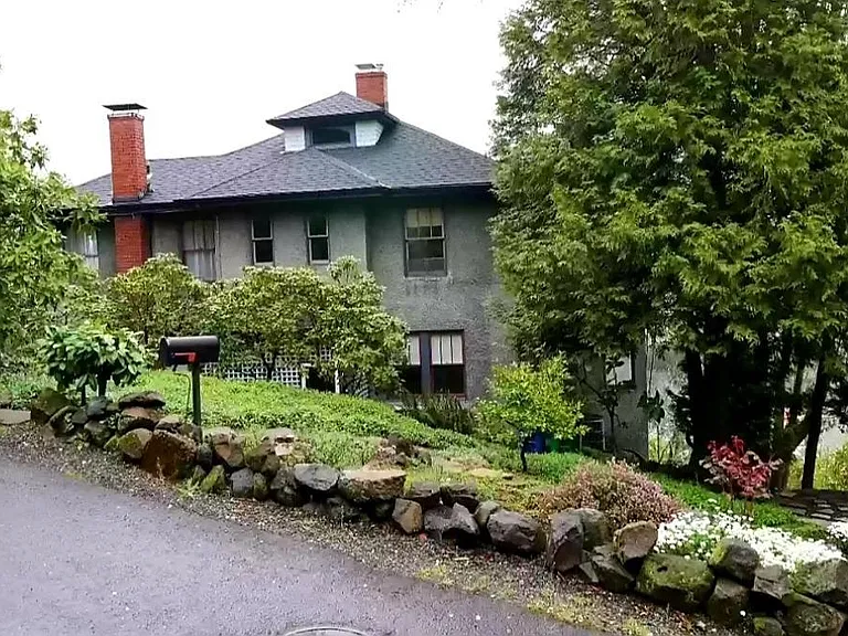 2442 SW Sheffield Ave #B — Photo 34