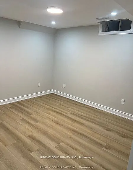 38 Carmel Cres #BASEMENT — Photo 7