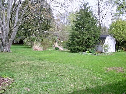 3rd image of 813 W Jackson Ave