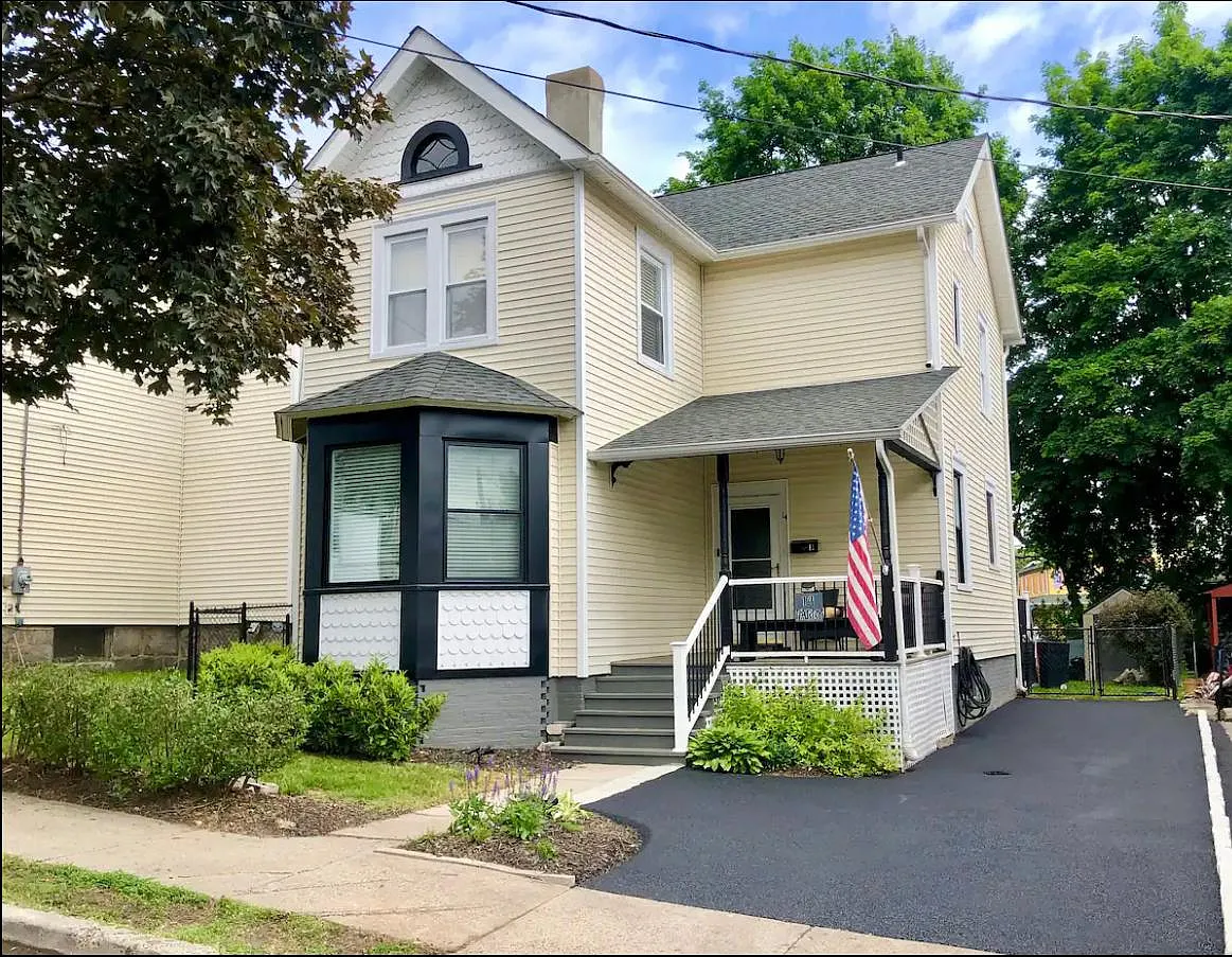 14 Parry Ave — Photo 2