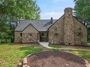 1042 Beacon Hill Rd, Gibsonia, PA 15044