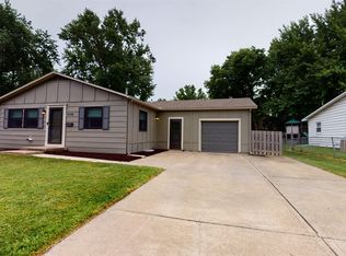 9109 W 99th Ter, Overland Park, KS 66212
