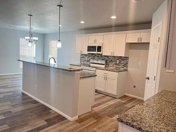 2nd image of 5909 Fenway Dr