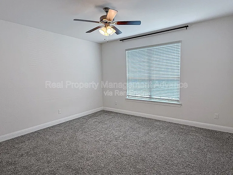 2912 Log Cabin Dr — Photo 19