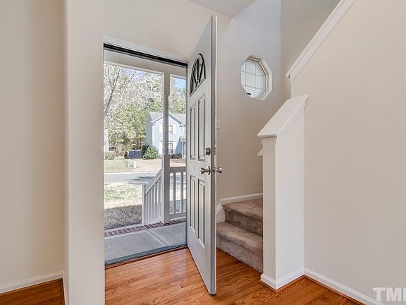3rd image of 15 Crescent Hill Ct