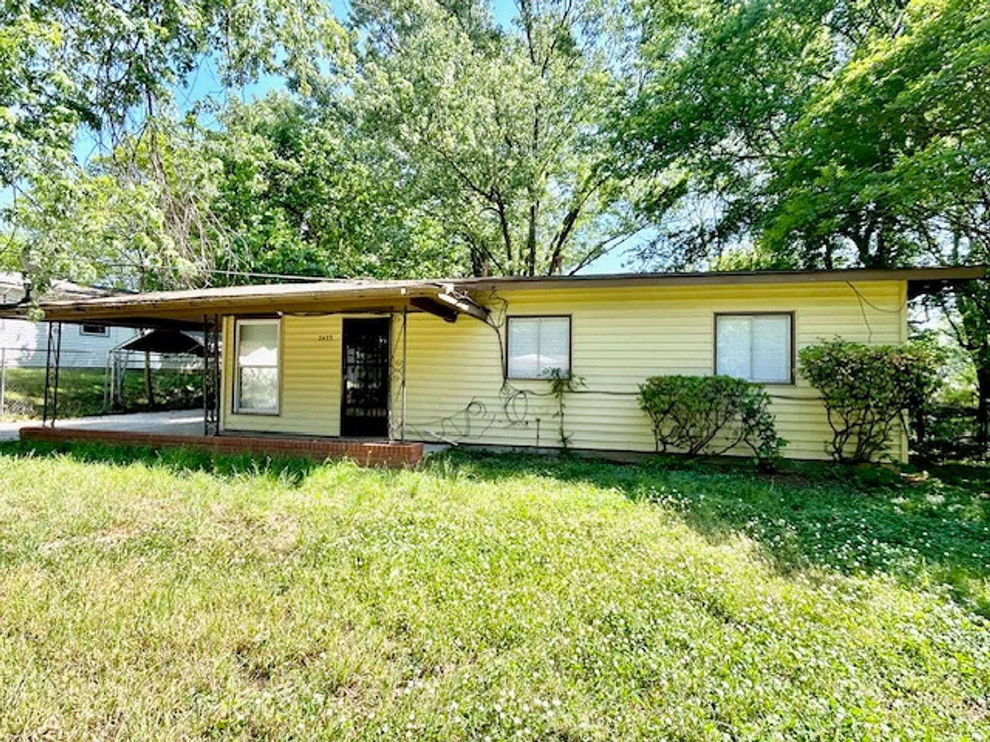 2433 Shepard Cozy & Updated 3 Bed / 1 Bath Home | — Photo 2