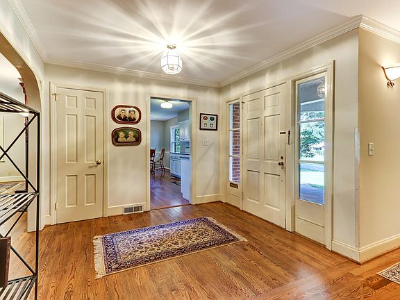 3rd image of 3501 Dogwood Dr