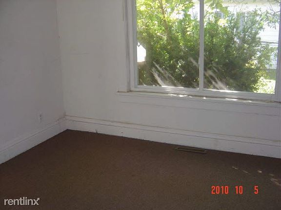 1702 Union bedroom2