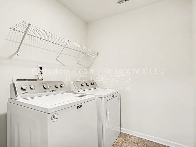 10420 Benfield Rd — Photo 27