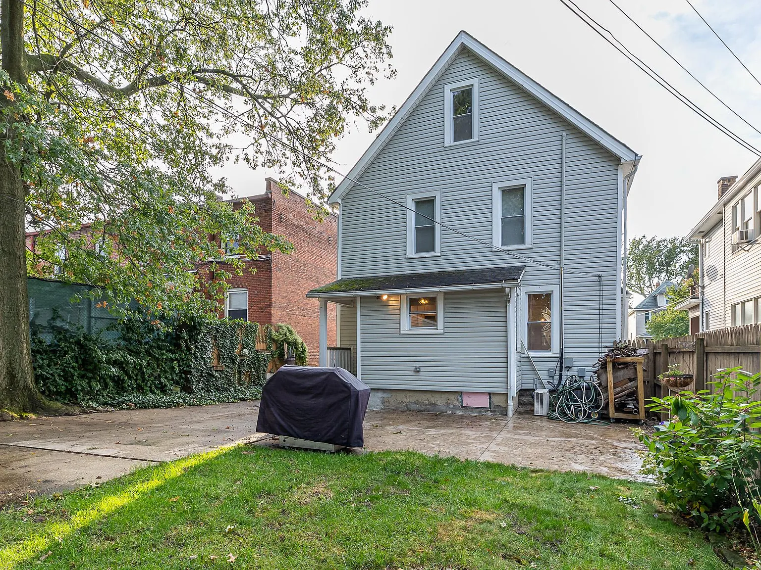 1369 Cranford Ave — Photo 3