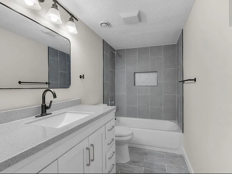 9109 Queen Ave S — Photo 13