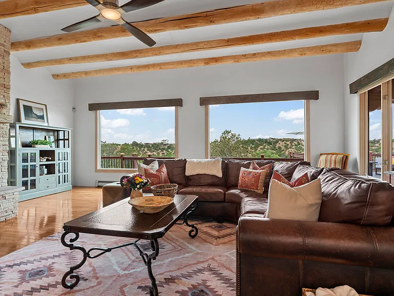 970 Thunderbird Ct — Photo 8