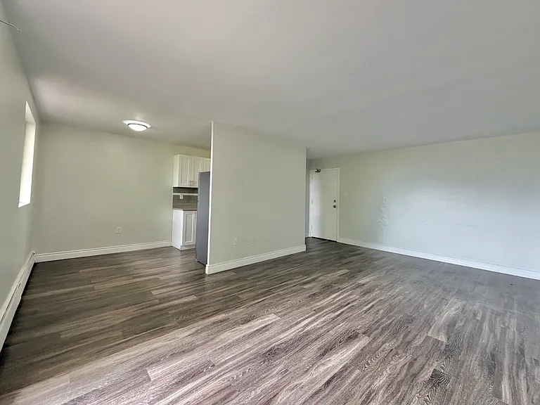 750 Kipps Ln — Photo 3