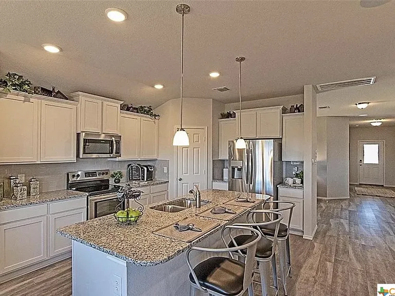 1824 Bee Creek Loop — Photo 9