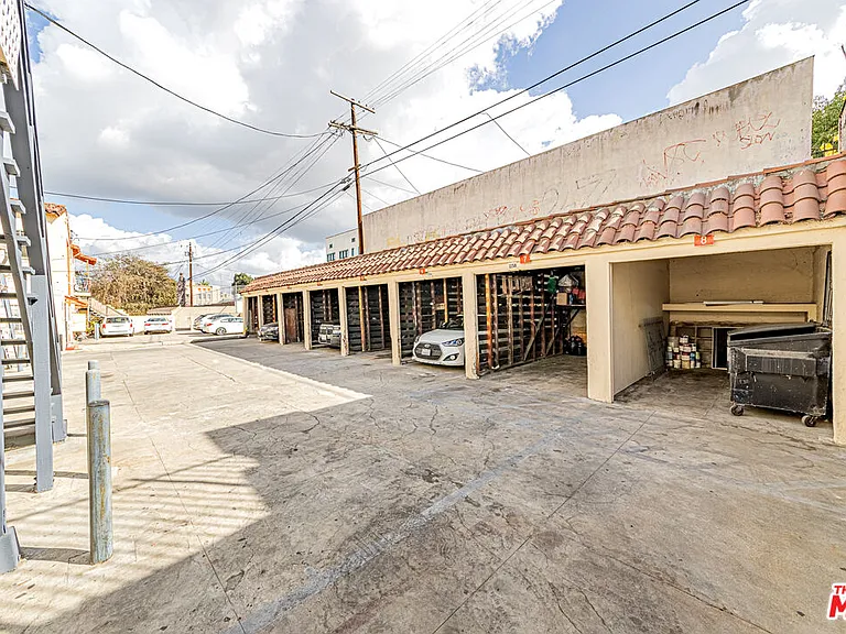 1152 S Bronson Ave — Photo 10