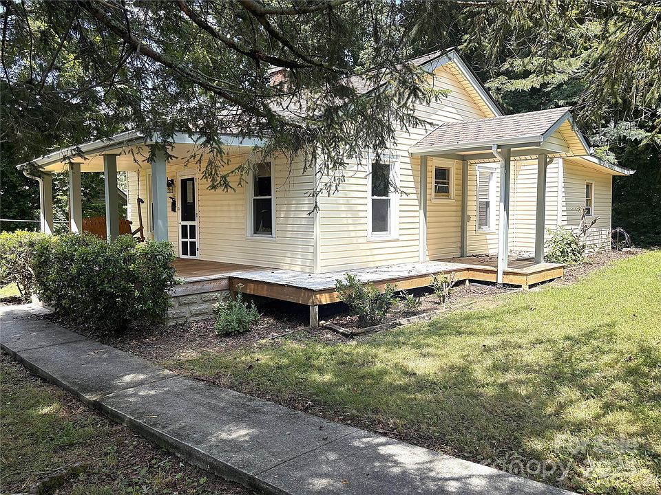 1st image of 555 Oak Hill Ct