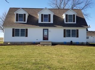 901 N 2375 East Rd, Shelbyville, IL 62565