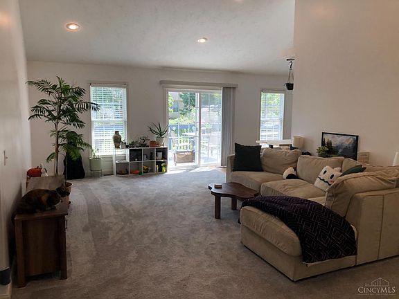 2nd image of 1018 Country Oaks Ln