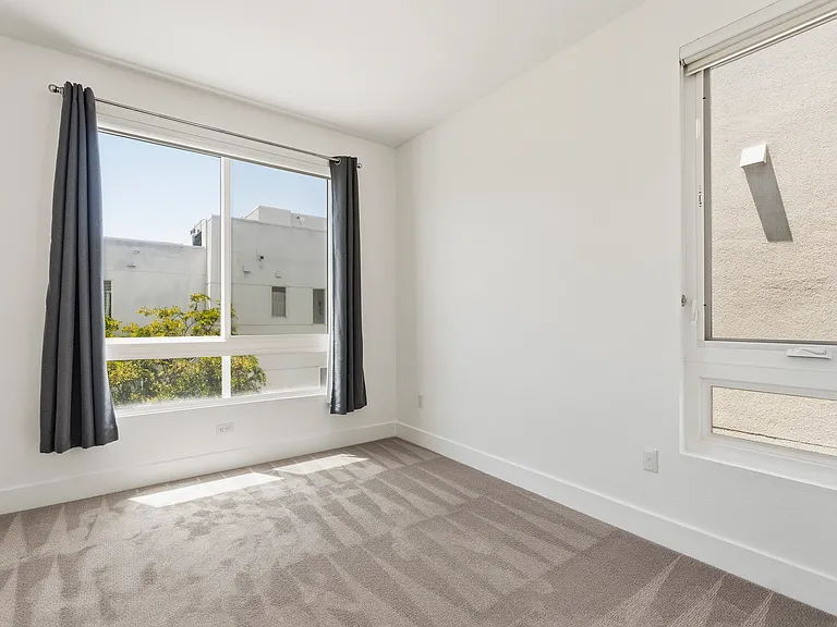 1475 Latitudes Way — Photo 25