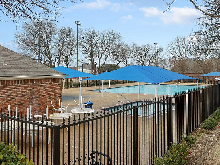 316 Leameadow Dr — Photo 38